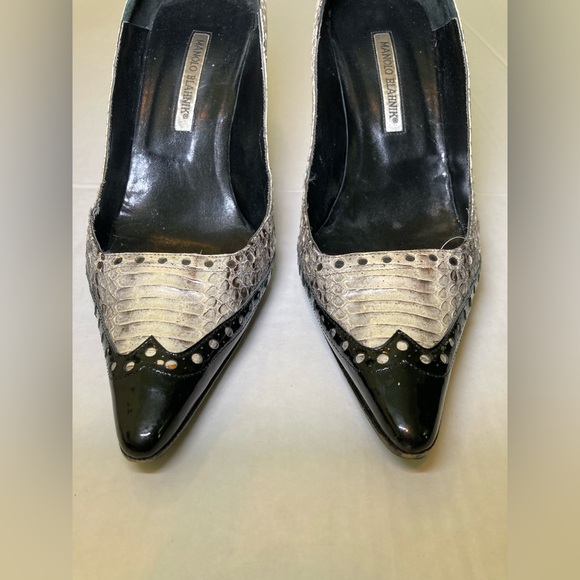 Manolo Blahnik GUC Size 40 Silver and Black Snakeskin Heels Pumps - Picture 3 of 10